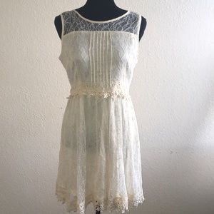So cute cream dress size M